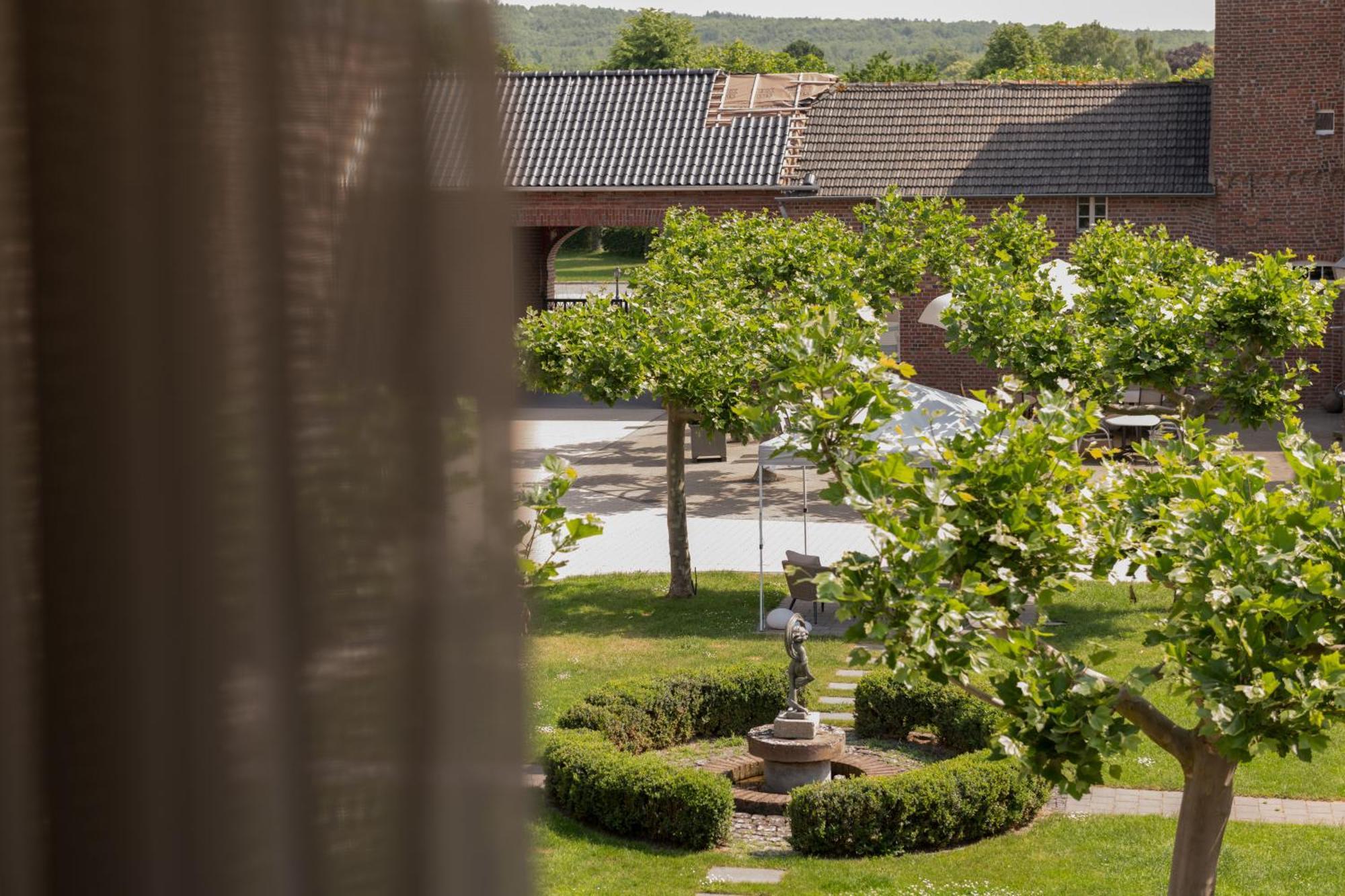 Burg Obbendorf Hotel Niederzier Buitenkant foto