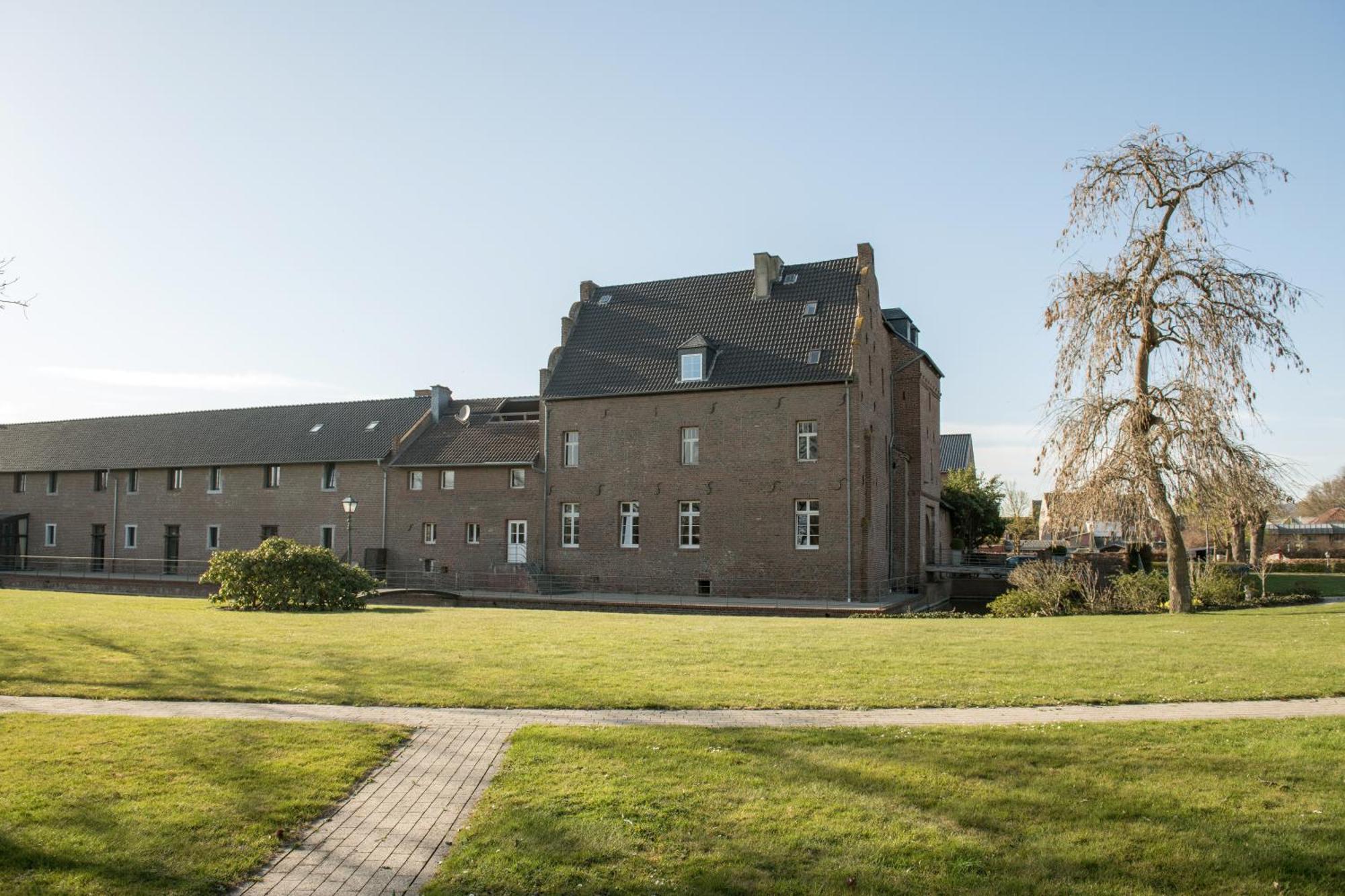 Burg Obbendorf Hotel Niederzier Buitenkant foto