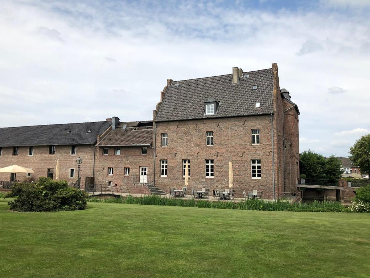 Burg Obbendorf Hotel Niederzier Buitenkant foto