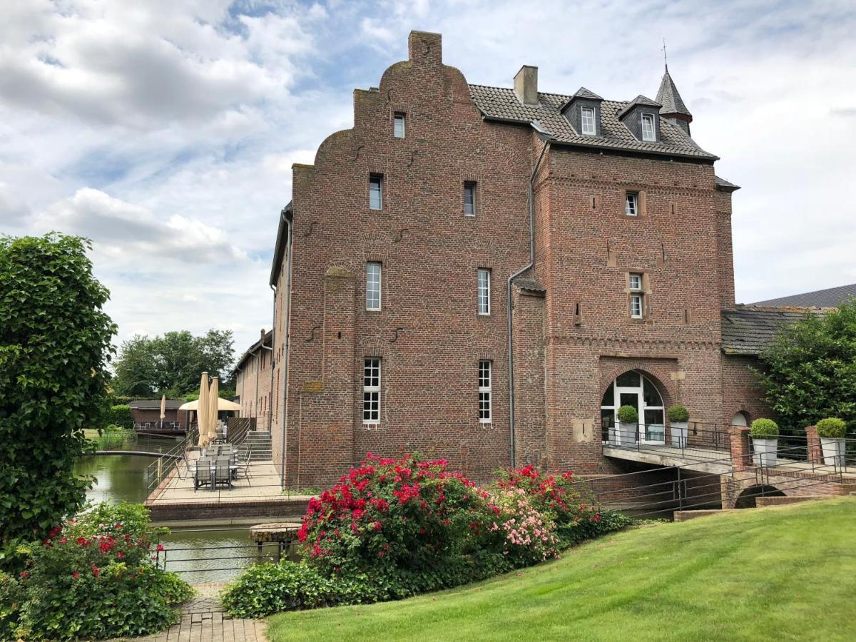 Burg Obbendorf Hotel Niederzier Buitenkant foto