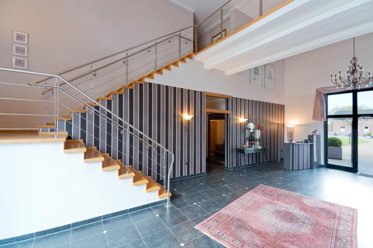 Burg Obbendorf Hotel Niederzier Buitenkant foto